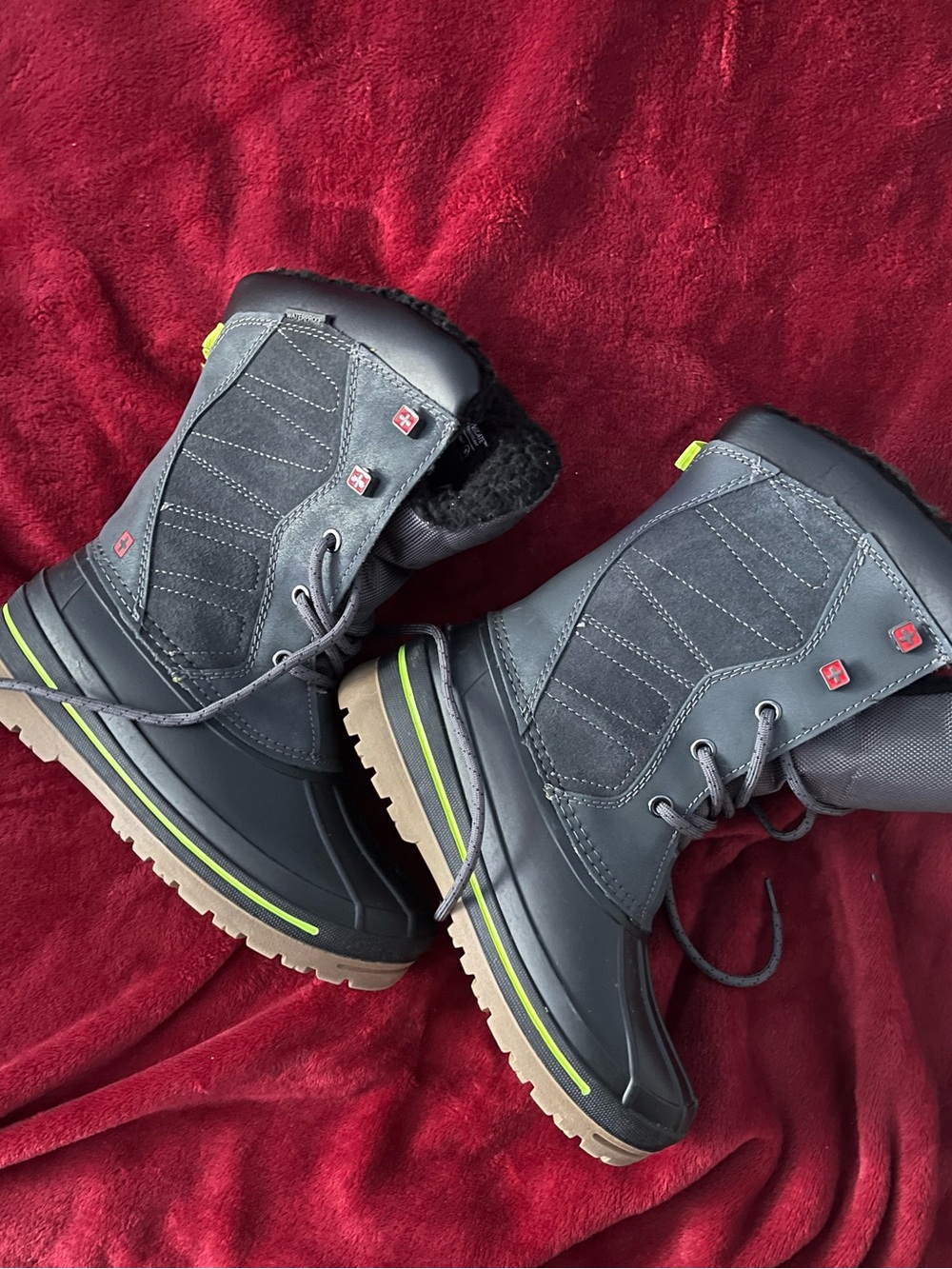 Boys Size 2 Swiss Tech Snow Boots